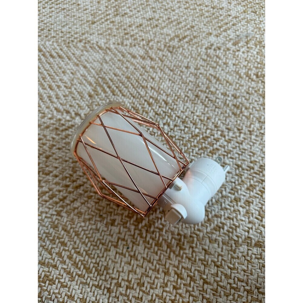 Scentsy rose gold wall plug in smell
